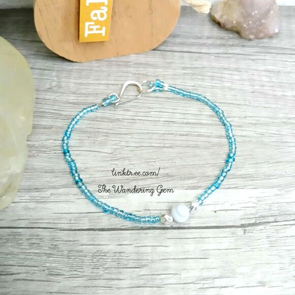 Dainty Blue Lace Agate Crystal Beaded Bracelet, Gemstone Bracelet, 7.5" - Picture 3 of 4